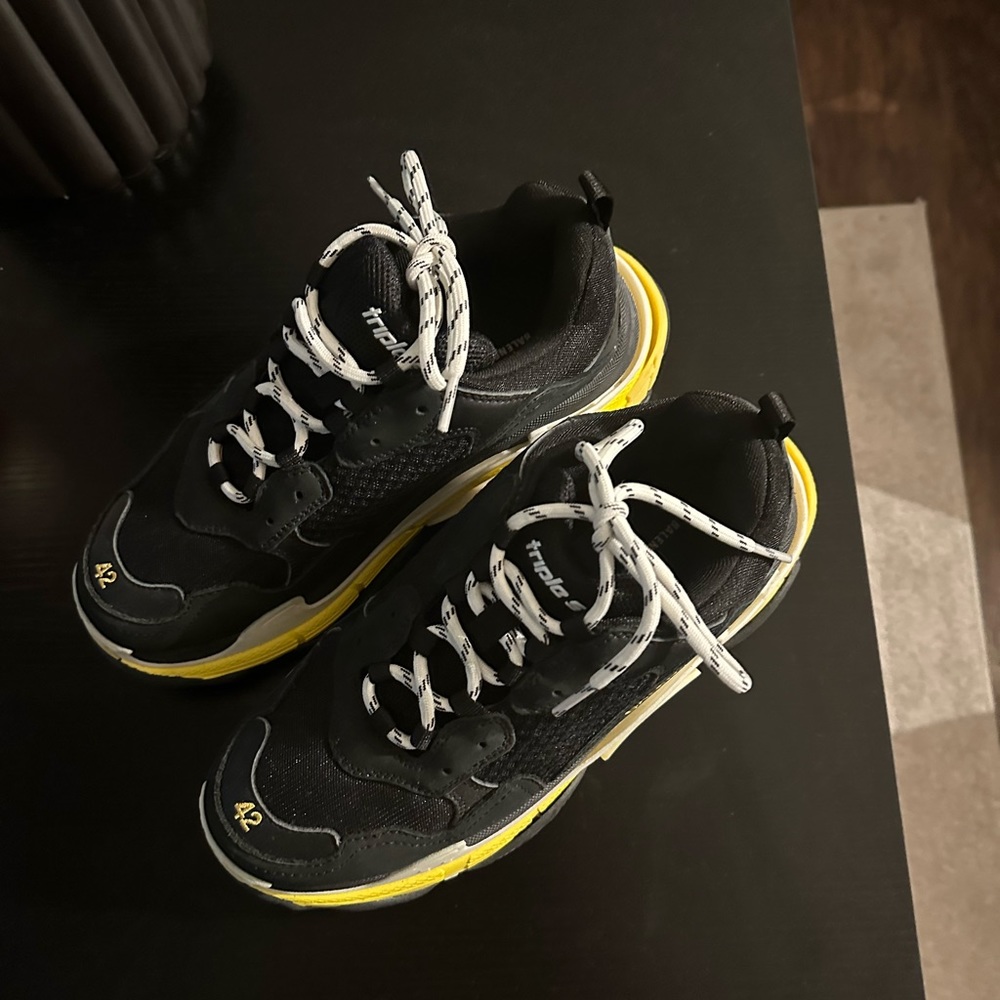 Balenciaga Black and Yellow Men's Sneakers - Picture 2 of 3